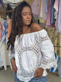 Blouse brodée en linge ancien/ MELLIE
