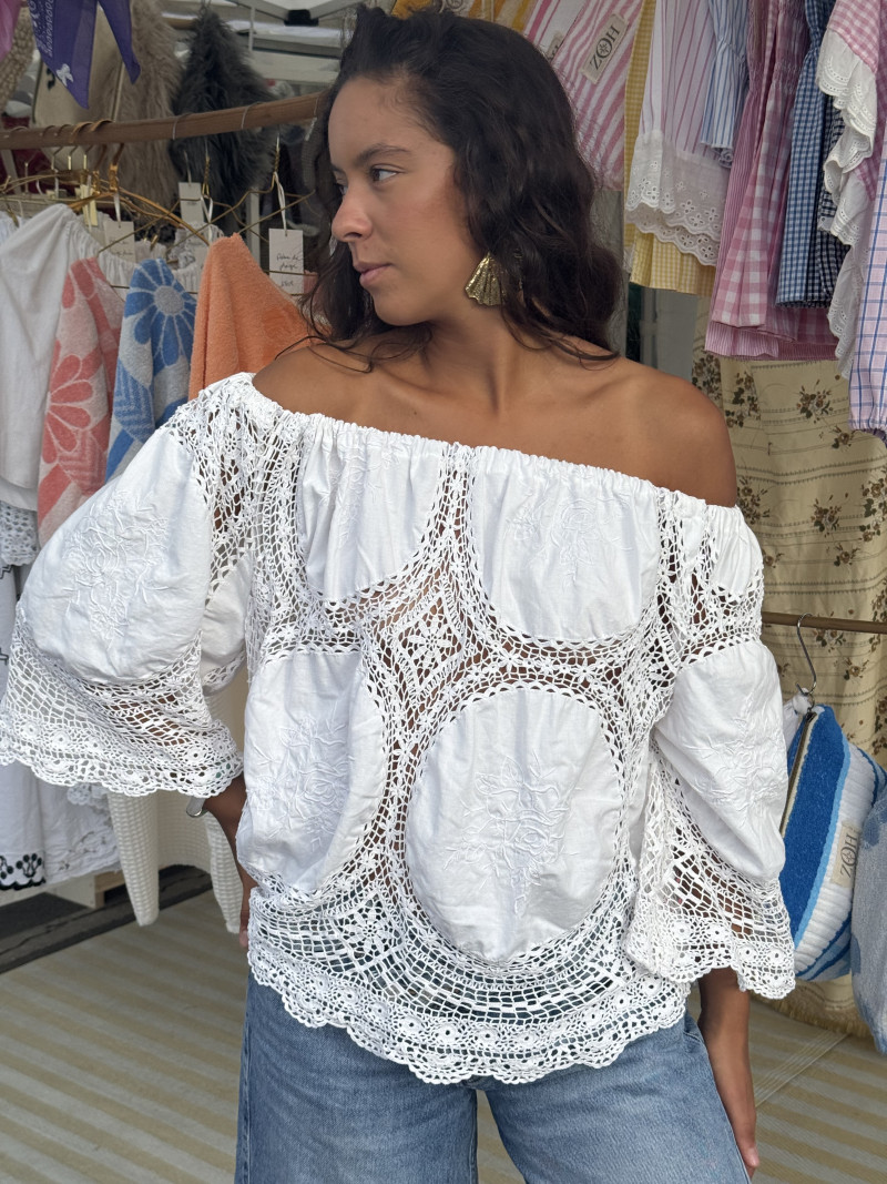 Blouse brodée en linge ancien/ MELLIE