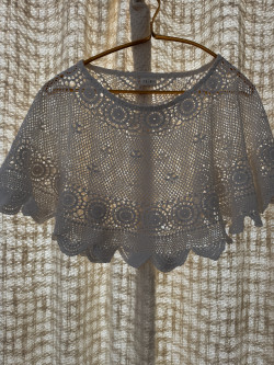 Top brodé en crochet / Ezra
