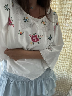 Flora Vintage Linen Poncho