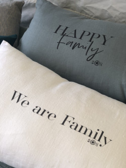 copy of Cover "We are family"