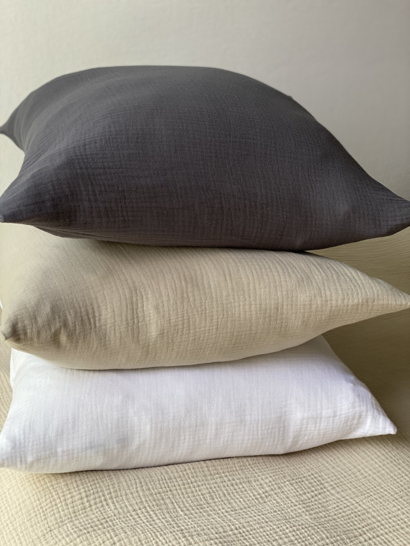 Cushion cover in triple cotton gauze //Grey