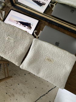 Pochette IPAD/MACBOOK - Ninon bouclette blanche